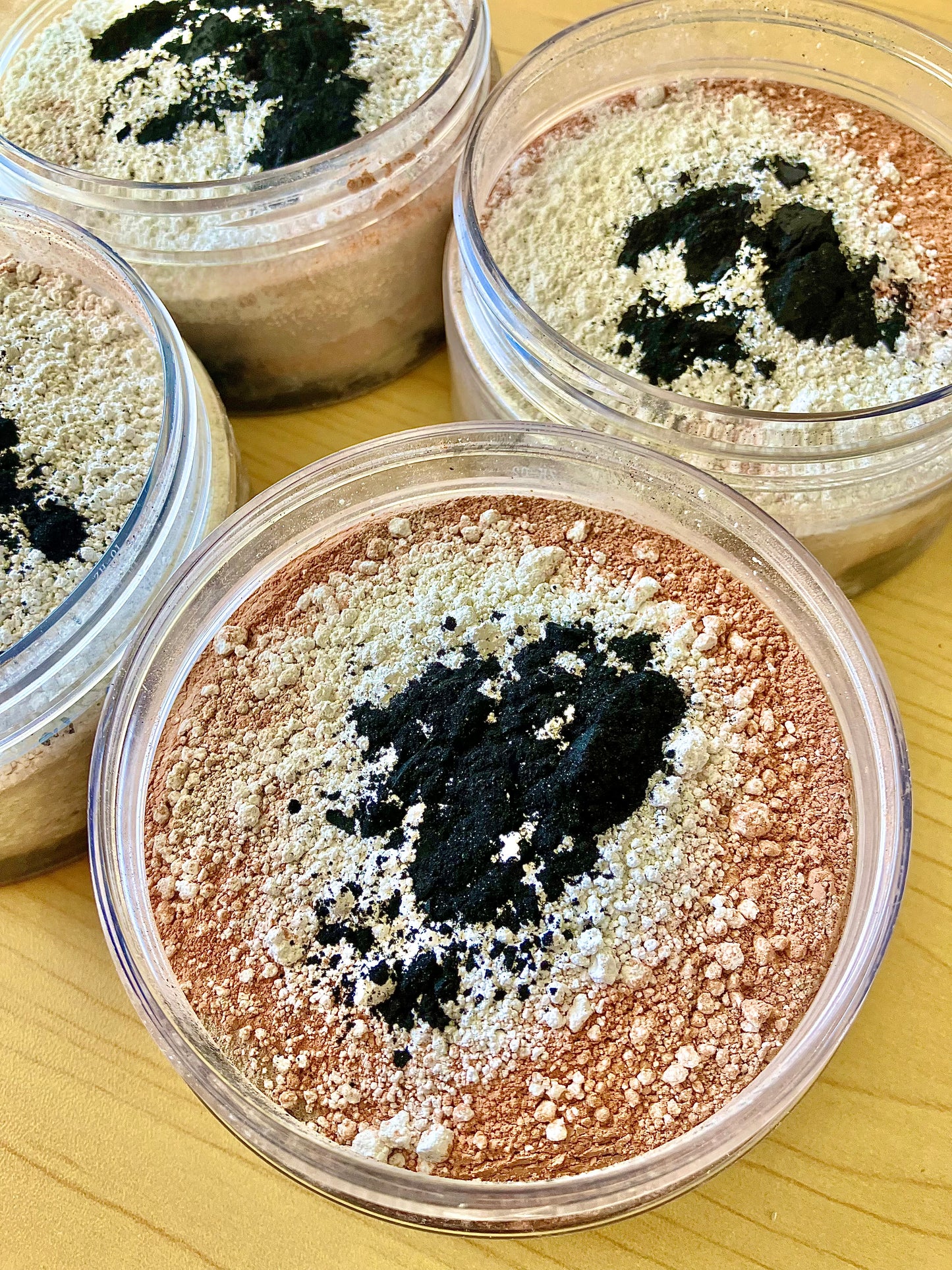 DIY Activated Charcoal & Multi - Clay Dry Mask - χειροποίητη DIY Μάσκα Πολύπλευρης Άργιλου και Άνθρακα.